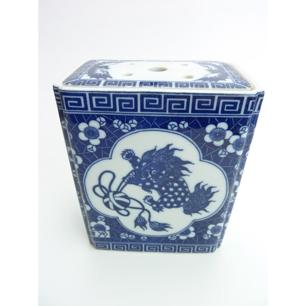 Vintage Chinese Porcelain Pot Foo Dog Lions Blue White Bud Vase Tea Caddy Jar